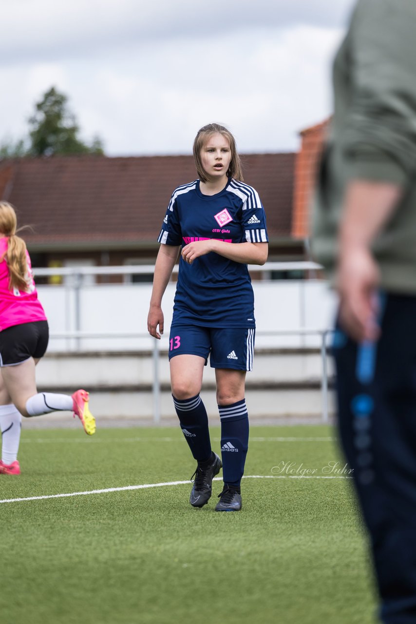 Bild 139 - wCJ Osterroenfelder TSV - VfL Pinneberg : Ergebnis: 0:15